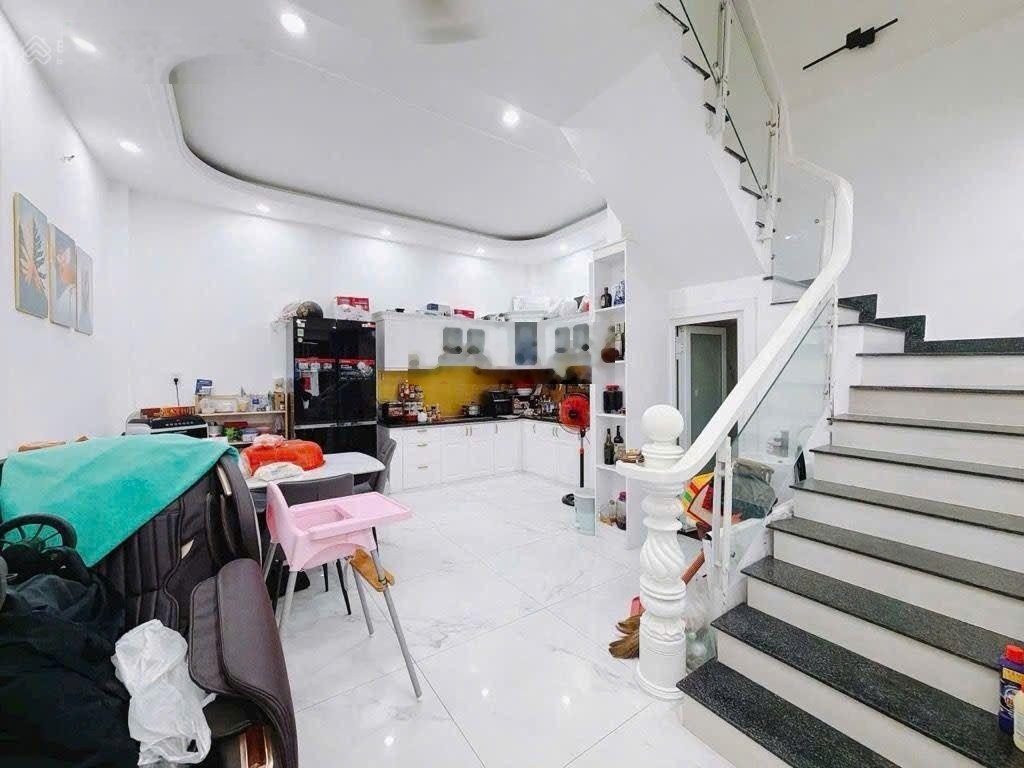 4 x 13_4tầng 1/ _4pn ngay cư xá ngân hàng . không quy hoạch .hoàng công.