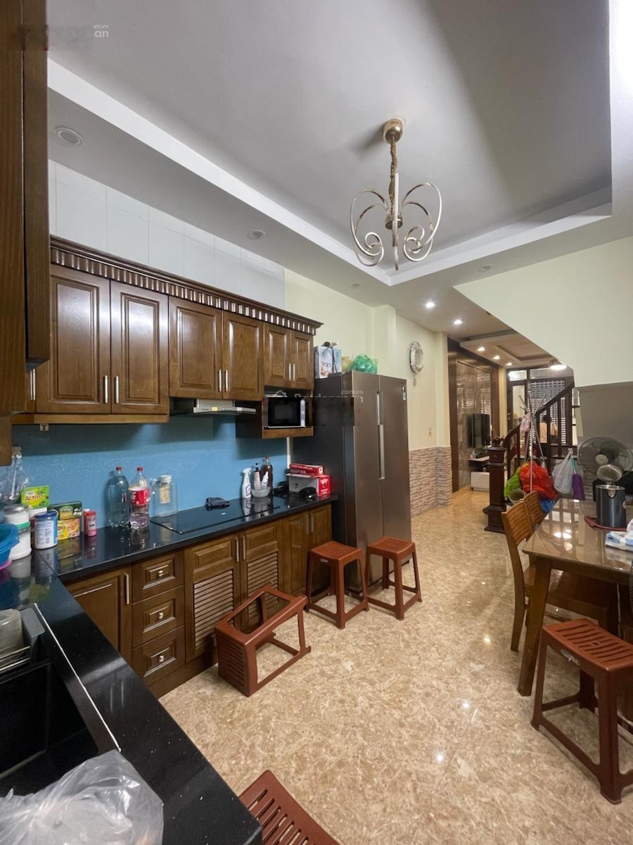 Lô góc 2 thoáng, ngõ thông oto ,nhà dân xây kcbt full NT. Dt 31m 4T mt6m giá 10,5 tỷ