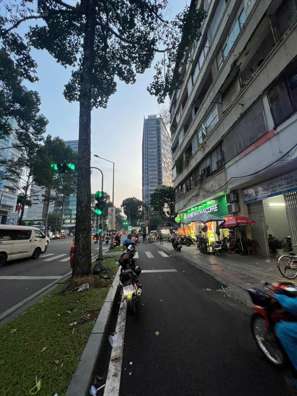 32 tỷ về còn 26 tỷ! Bán nhà mặt tiền 120 Trần Hưng Đạo, Phạm Ngũ Lão Q.1 (5x20m) 4 tầng, thuê 120tr