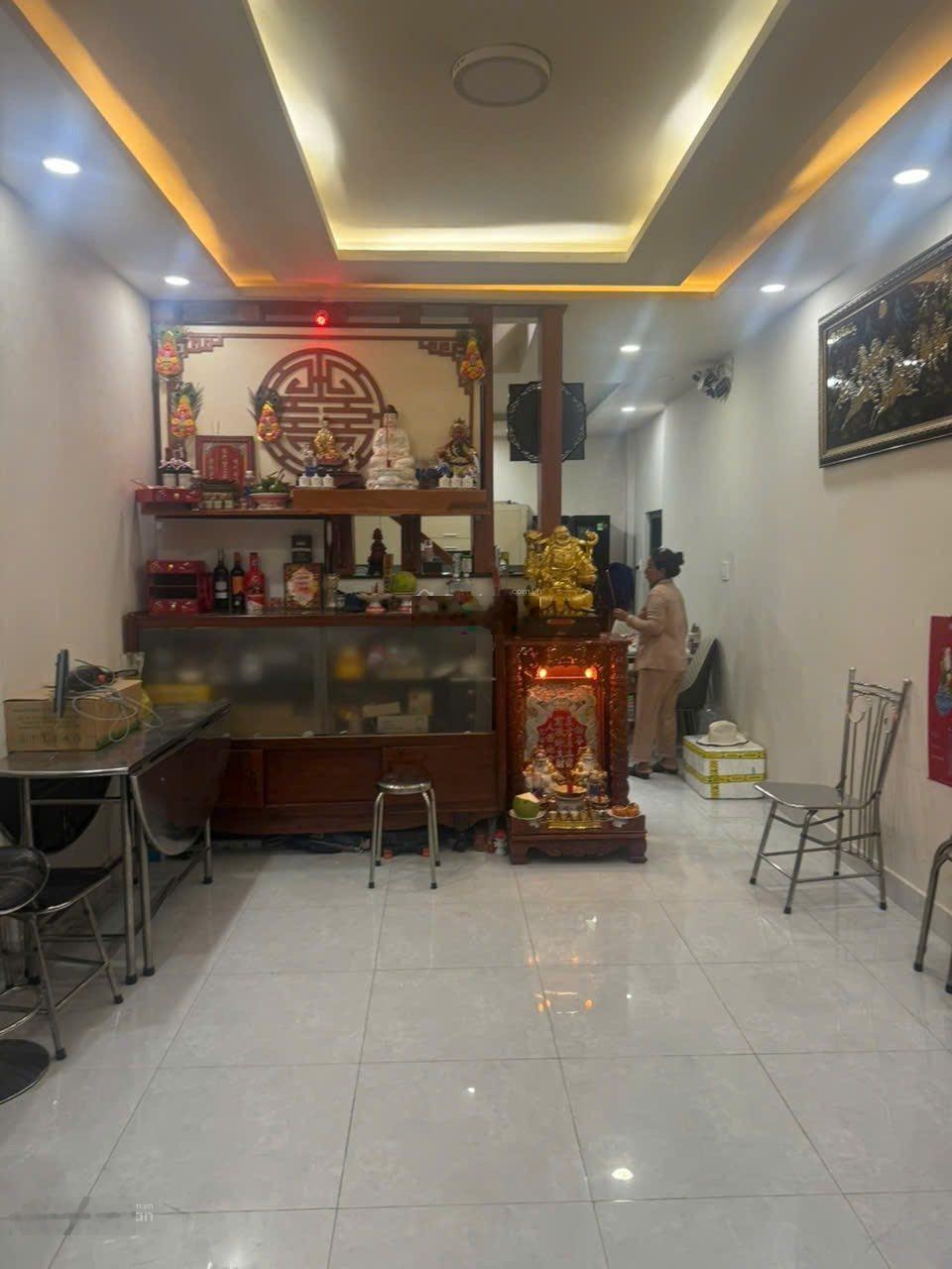 Bán nhà hẻm 5m đường trần hưng đạo p5 q5 dt 52m2 giá 3tỷ250 sổ hồng riêng đầy đủ lh: 0969319330