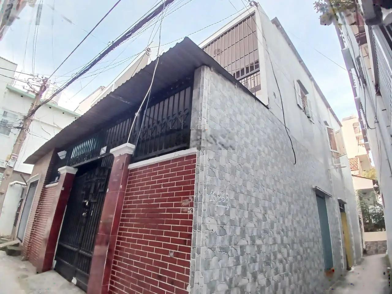 Giá vừa mềm ngang vừa lớn tại Đặng Văn Ngữ, PN, DT 78m2 - 6x12m, cấp 4 tiện xây lại, chỉ 11,7 tỷ TL