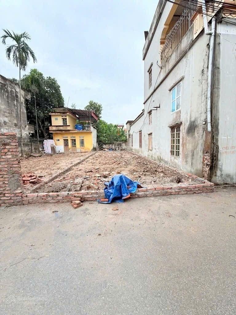 Bán hoa hậu An Bình DT 101m2, MT hậu 5m, ô tô tránh dân cư đông, gần Quốc Lộ 17 khu công nghiệp