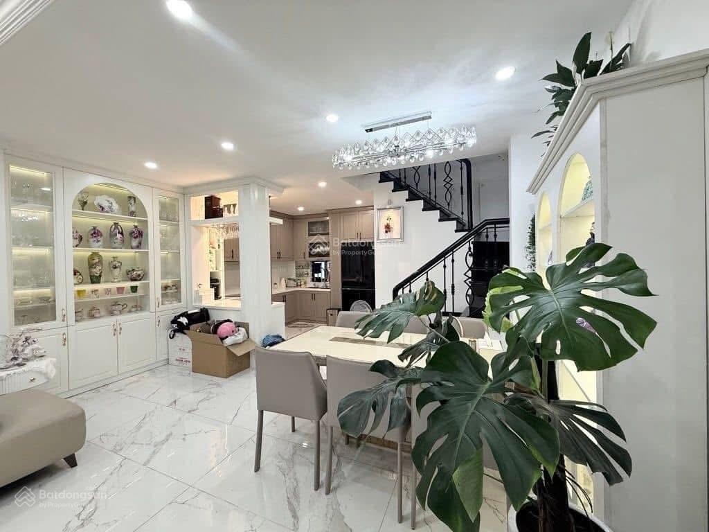 Bán nhà đẹp hxh huỳnh văn bánh phú nhuận-52m(5.2x10)-giá 9.6tỷ(tl)