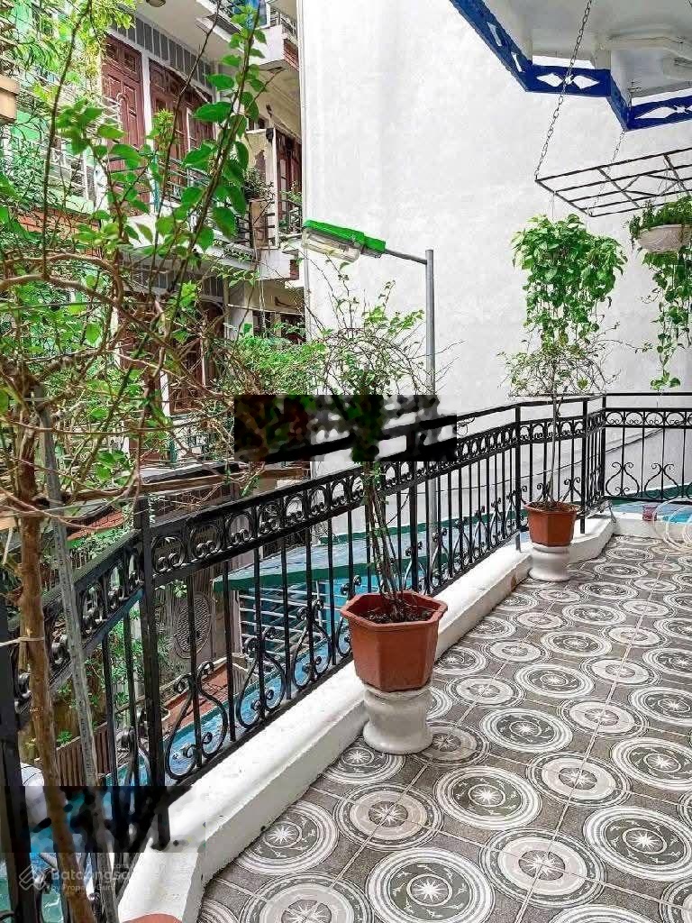 Chủ cần bán nhanh nhà phố Nguyễn Lương Bằng, ngõ thông 30m ra mặt phố ,Thang Máy 40m2 x5T