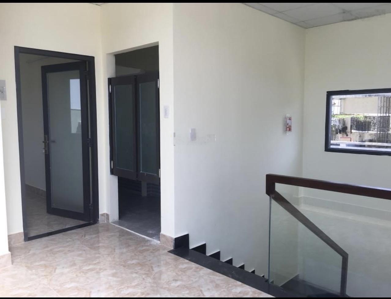 Cho thuê căn nhà 2 mặt tiền đường 2/4 - Vạn Thạnh ngay trung tâm, gần cầu Hà Ra chỉ 40tr/tháng