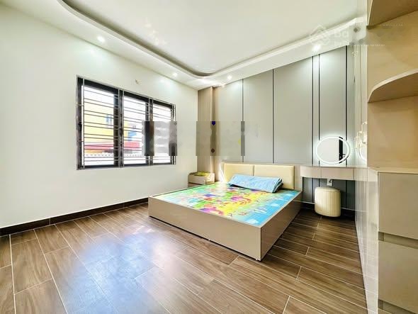 Bán Nhà Kim Giang Hoàng Mai Gần Đại Học Thăng Long, 46m², 5 tầng, Lô Góc, giá 9.3 tỷ