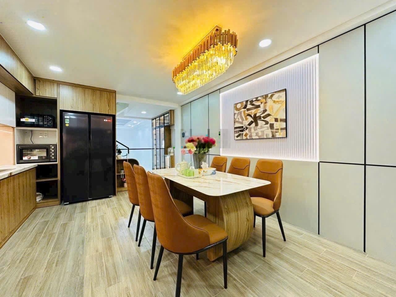 Cô Đức kí gửi bán nhà 49m2 2Tỷ470tr đường Phan Đăng Lưu P3 Phú Nhuận. Sổ hồng riêng.