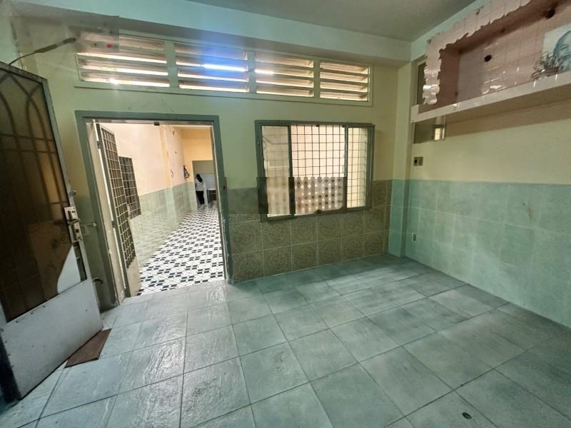 Giảm 100tr - hẻm ô tô 6m trần phú q5 - 65m2 - giá mới 8.6 tỷ! vị trí: trần phú, p8, q5.