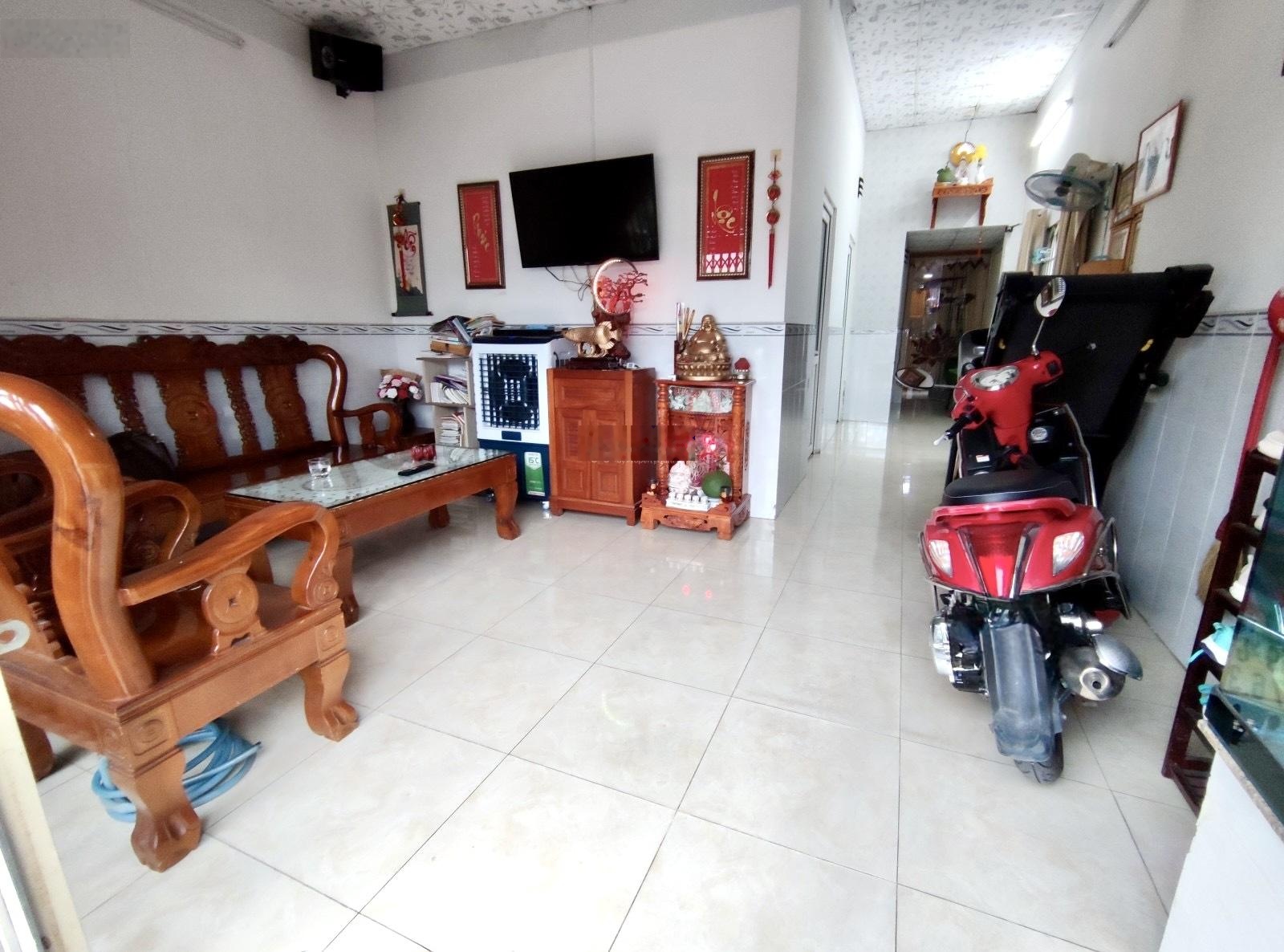 Bán nhà cấp 4 lô góc 2 mặt tiền 5x20m shr hẻm xe hơi tránh thới tam thôn, hóc môn