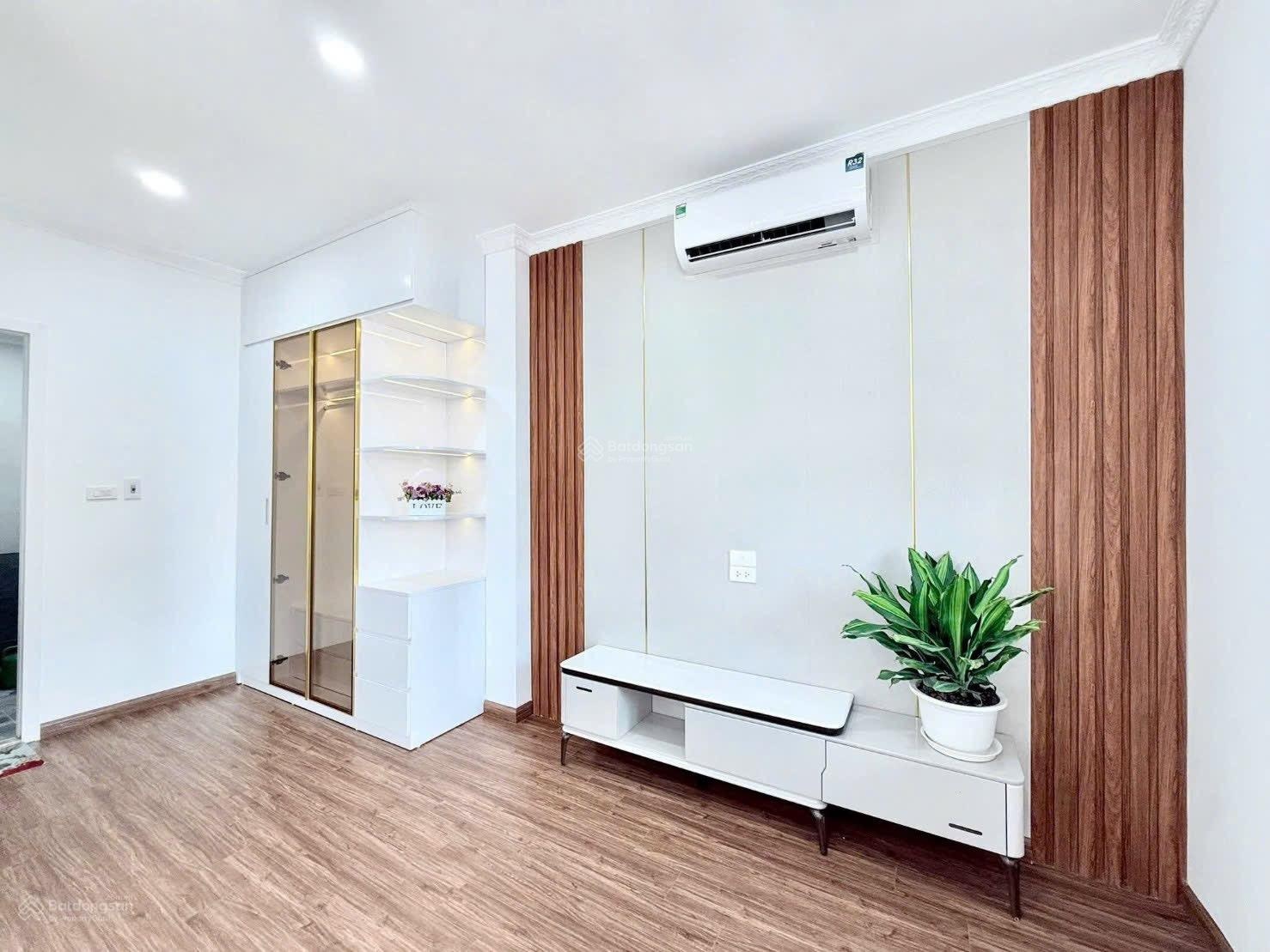 Siêu phẩm Chùa Bộc 7 tầng thang máy nội thất cao cấp ngõ thông 58m2, MT 5m. Giá 1x tỷ