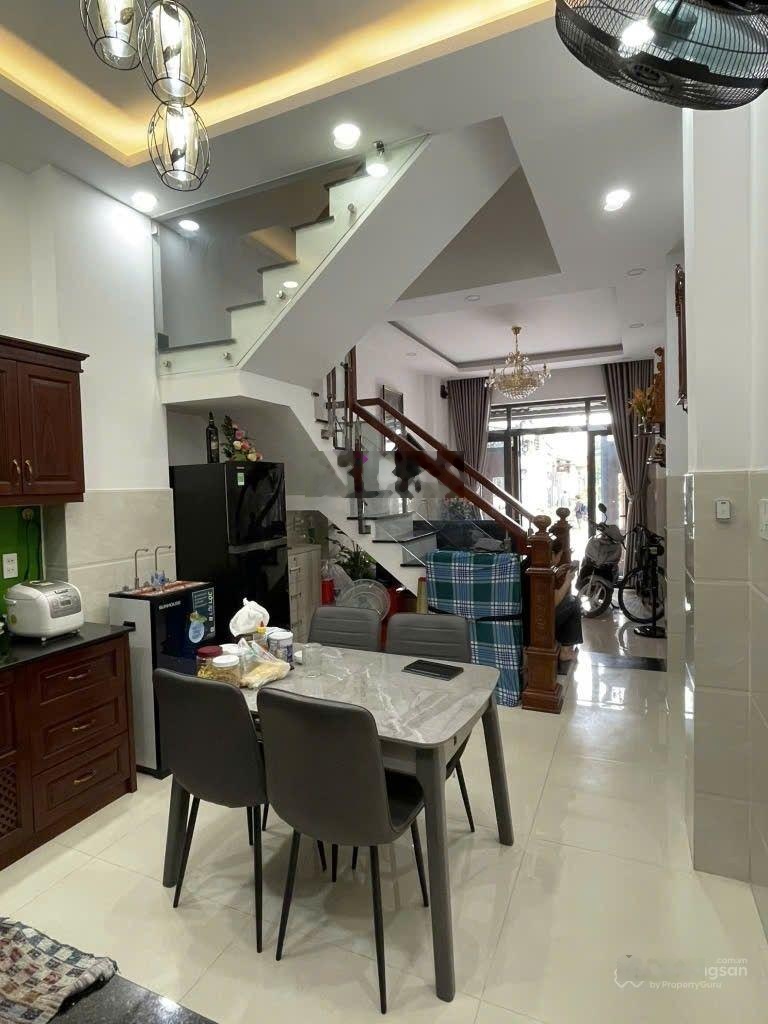 Bán nhà hxh ngủ nhà 4 tầng 4pn giá mềm nhà mới đẹp dọn vào đón tết luôn ạ