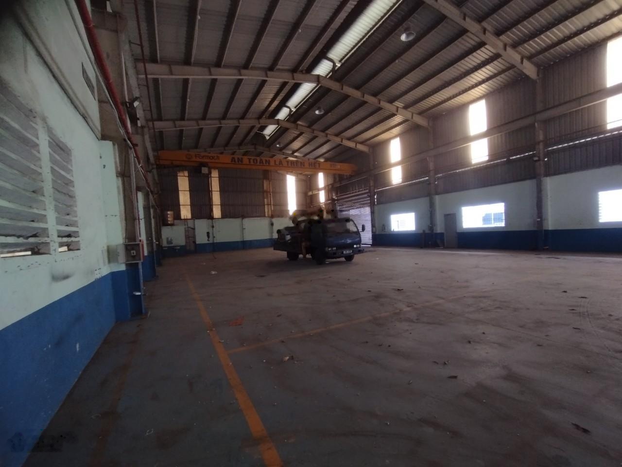 Cho thuê kho 600m2 tại Ngọc Thụy, Bồ Đề, Long Biên. khung thép mái tôn, cao 6m, giá 35 triệu