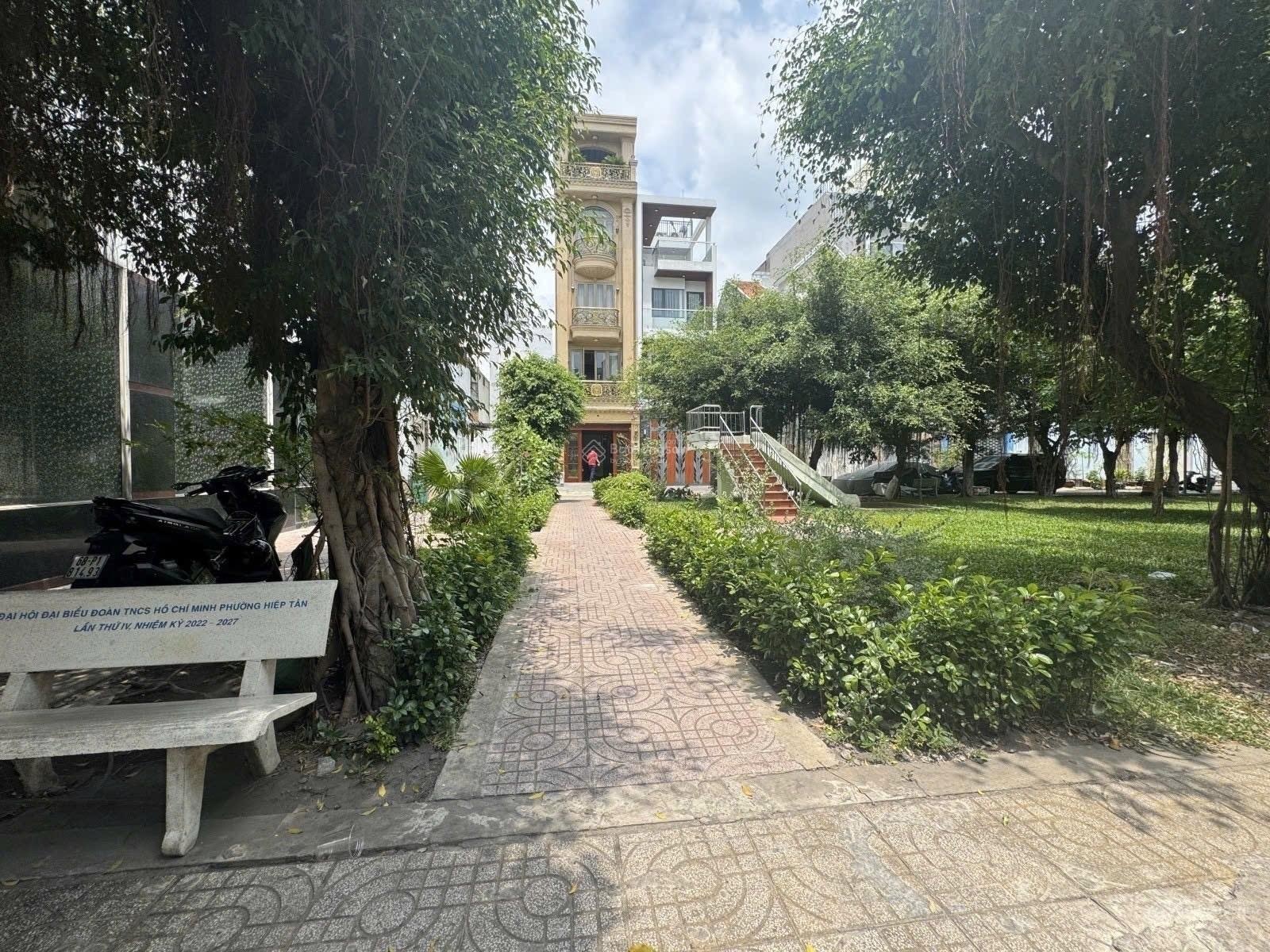 Lô đất đẹp 71m2 hẻm 6m đối diện công viên Tô Hiệu quận Tân Phú giá 8,9 tỷ còn thương lượng