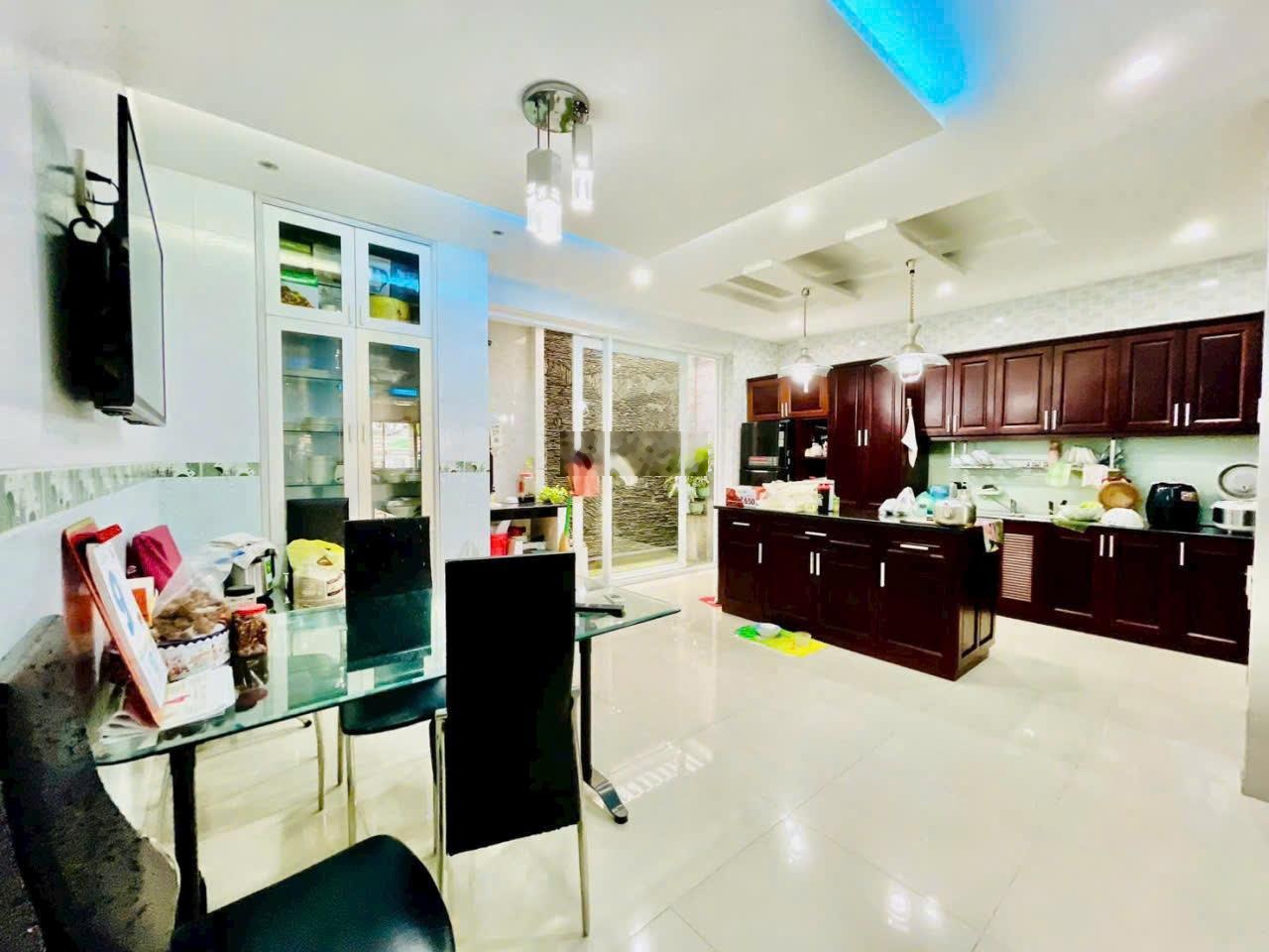 Bán nhà mặt tiền Nguyễn Gia Trí ( D2 cũ )_p25 Bình Thạnh, ( 4x20) 4 tầng giá 25tỷ thương lượng