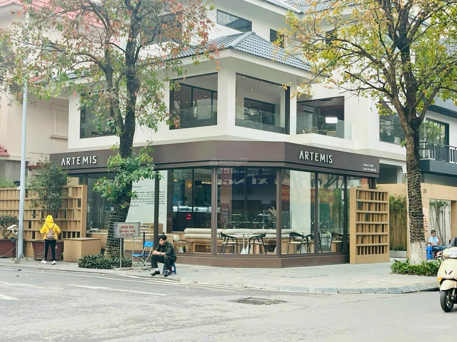 Siêu HOT LÔ GÓC !! Cho thuê nhà mặt phố QUANG TRUNG- Hoàn Kiếm - DT 80m x2T - MT 5m - Mọi mô hình