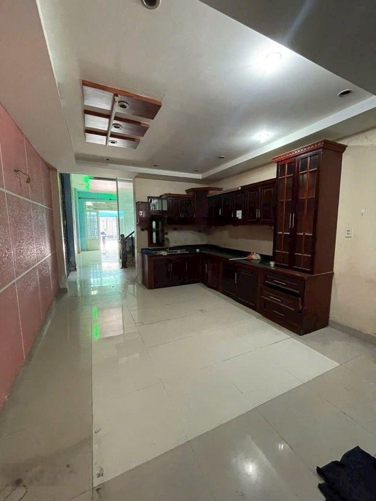 8TY9- Nguyễn Văn Dung 5 Tầng -4x18 -4PN HXH 8M Thông phù hợp ở làm VP kinh Doanh