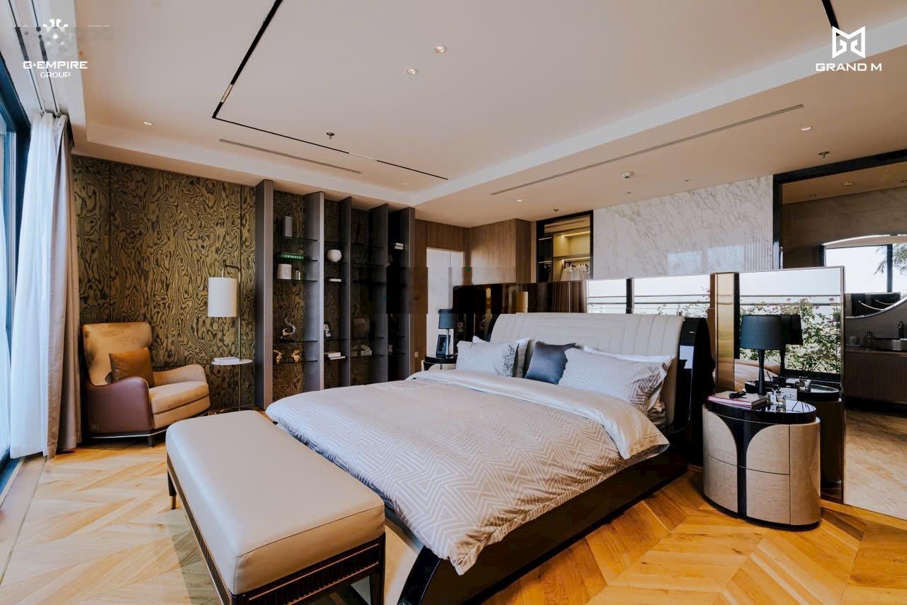 Bán căn góc Duplex 295m2 view sông Hồng, Hồ Tây. Sẵn sổ . Full đồ đẹp