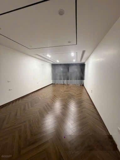 Siêu phẩm thang máy việt hưng ,85m ,gara ô tô,mặt phố kinh doanh,mới tinh,chỉ 14xty