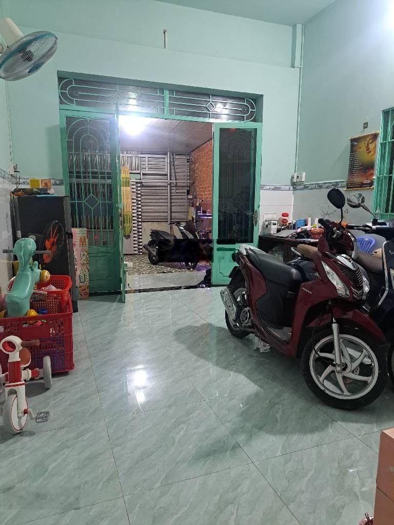 Bán NR 3PN, 2WC, 80m2 tại Phan Văn Hớn, Bà Điểm, Hóc Môn, giá cực chất 4 tỷ