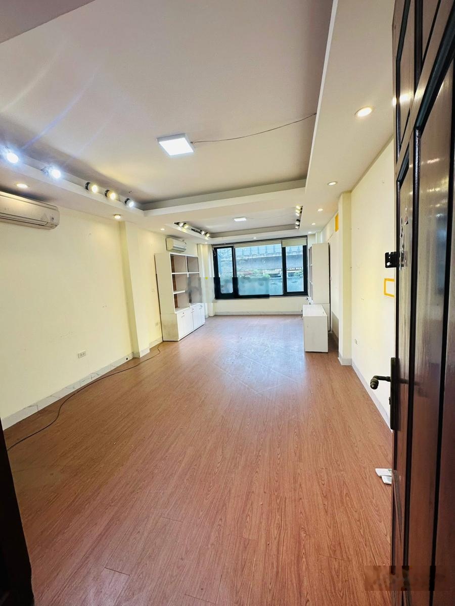 Siêu phẩm- mặt phố- hào nam -đống đa- kinh doanh tiện ích-6 tầng thang máy dt56m mt 4m giá 38,5 tỷ