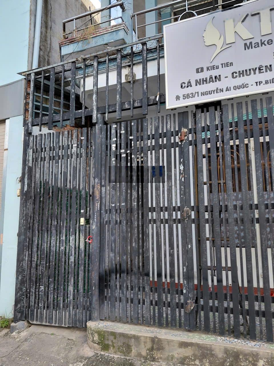 Nhà cần bán để xuất ngoại, Nhà 2 tầng đúc, tổng diện tích 109m vuông, sổ hồng đầy đủ