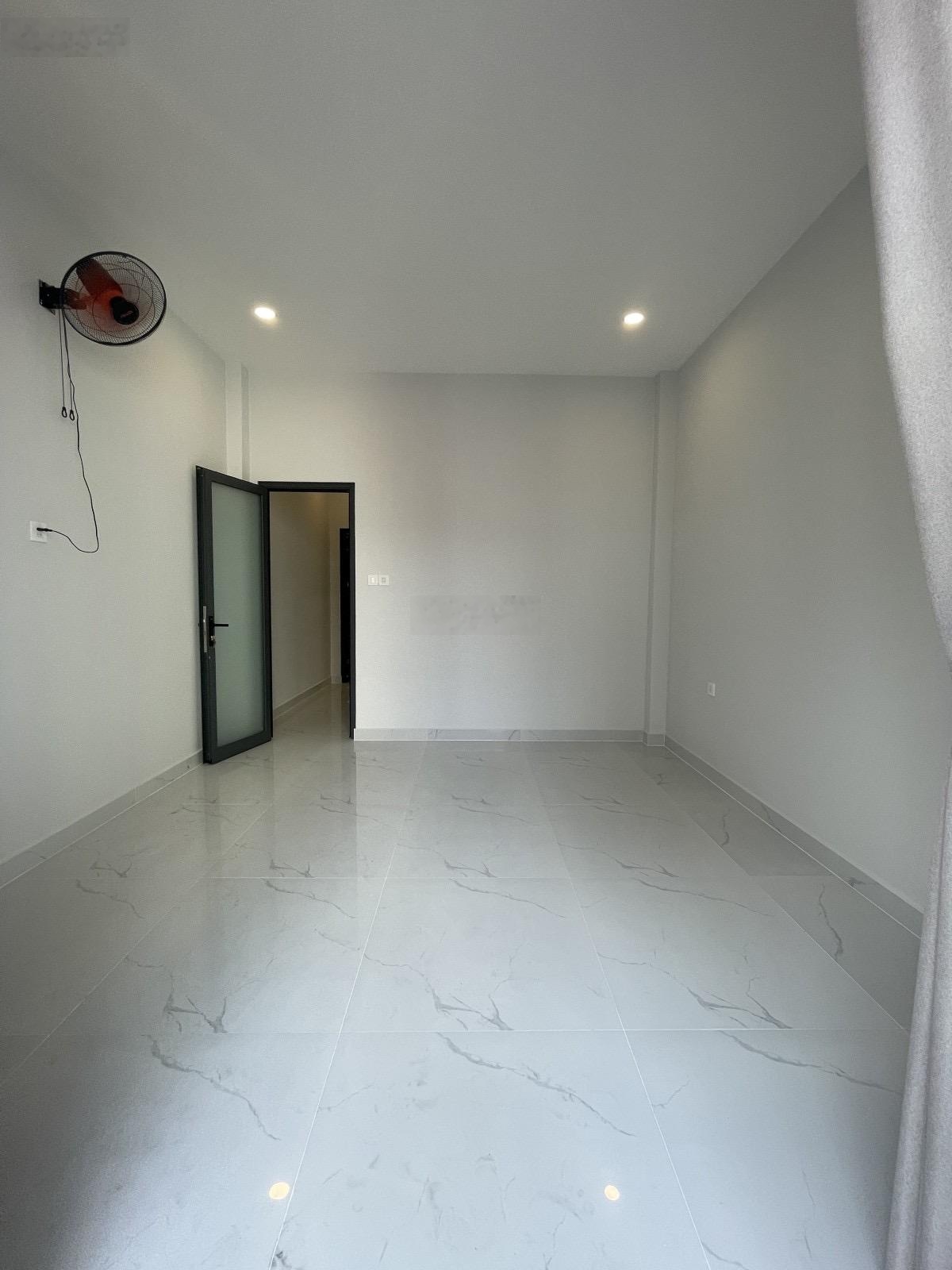 Nhà Cực Đẹp hẻm nhựa xe hơi, 60m2, giá rất tốt.