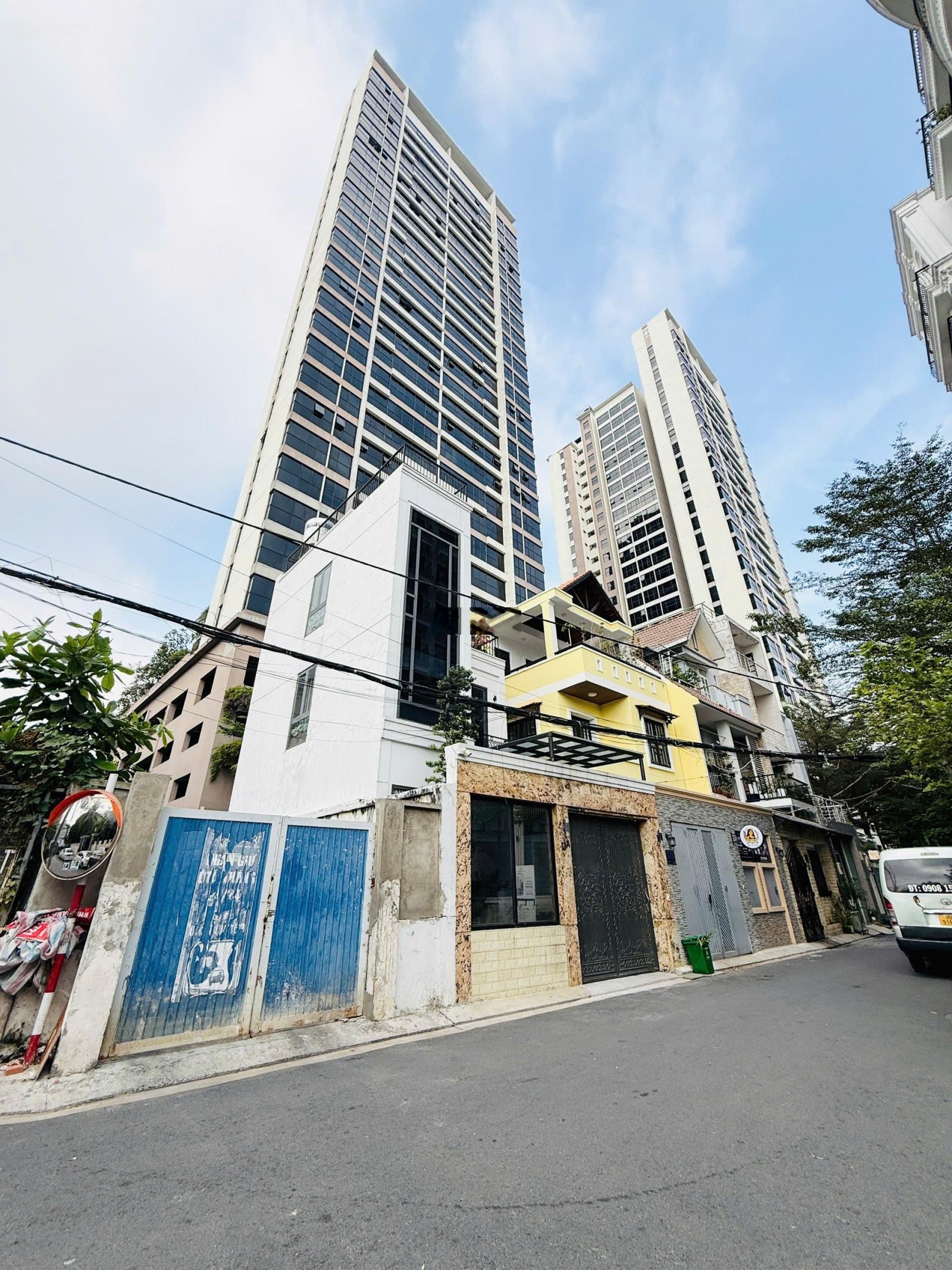 Bán tòa nhà tương lai - 95 tỷ ~155 triệu/m2 - mặt tiền ngay Song Hành - 15x35m / CN : 610m²