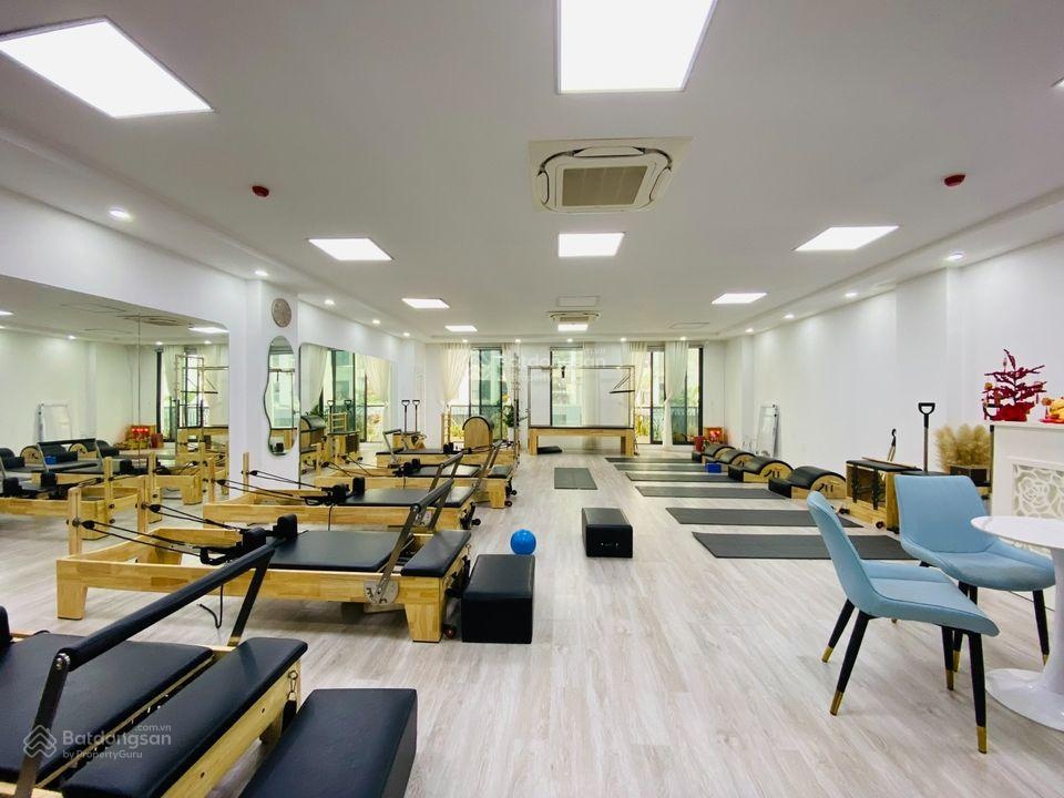 Cho thuê văn phòng đẹp, lô góc tại phố Trung Văn - Nam Từ Liêm 120m2 giá 18 triệu