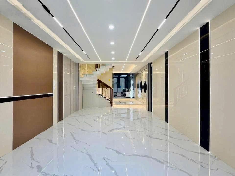 Nhà giá ngộp giảm ngay 200t Huỳnh Tấn Phát Phú Mỹ Q7. 3,3tỷ.DT: 62.5m2 . 5Tầng. 4PN 5WC. Sổ riêng