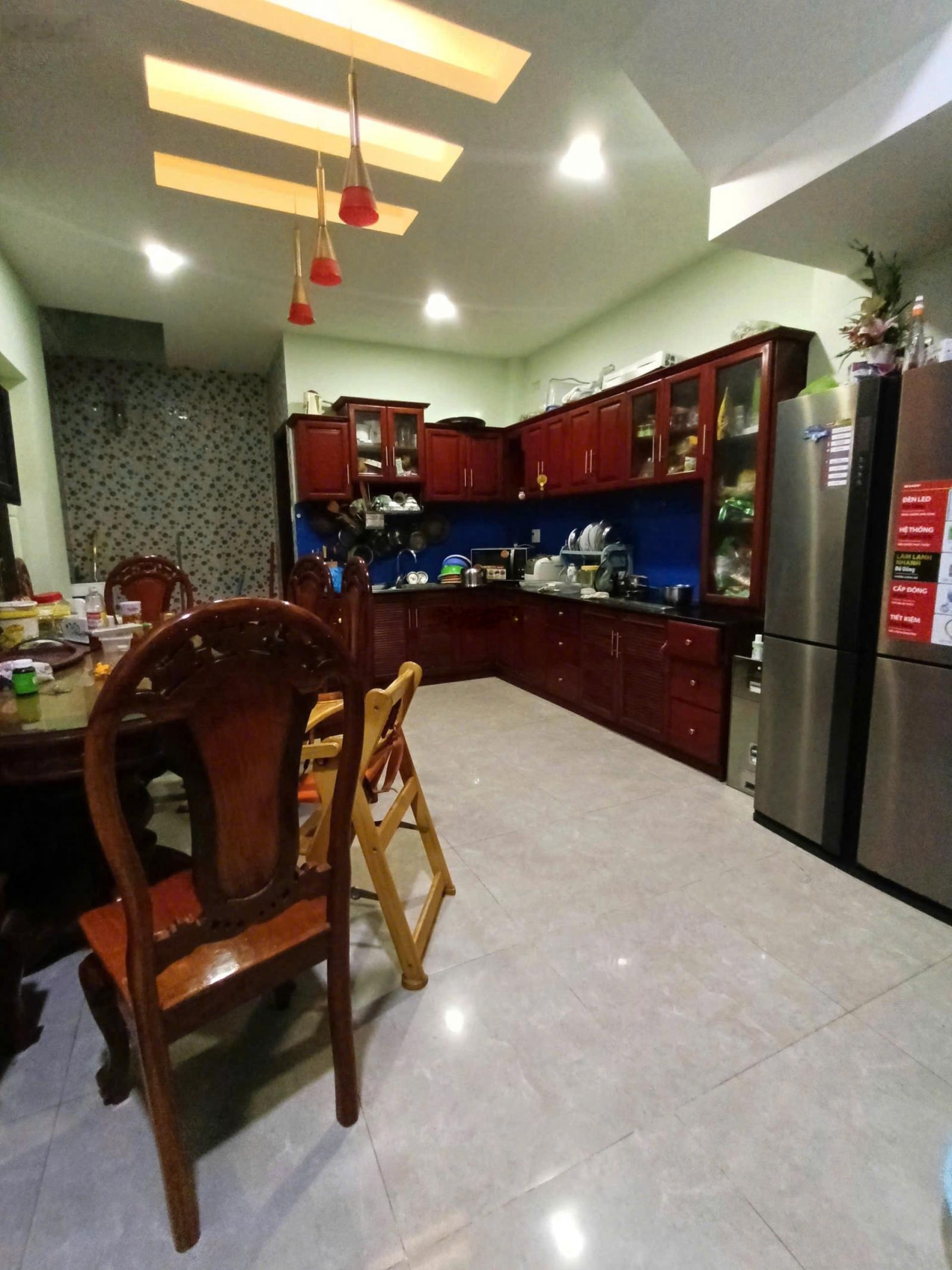 Bán nhà riêng tại Nguyễn Hữu Cảnh, 9,7 tỷ, 52 m2, 7PN, 4 tầng, pháp lý đầy đủ