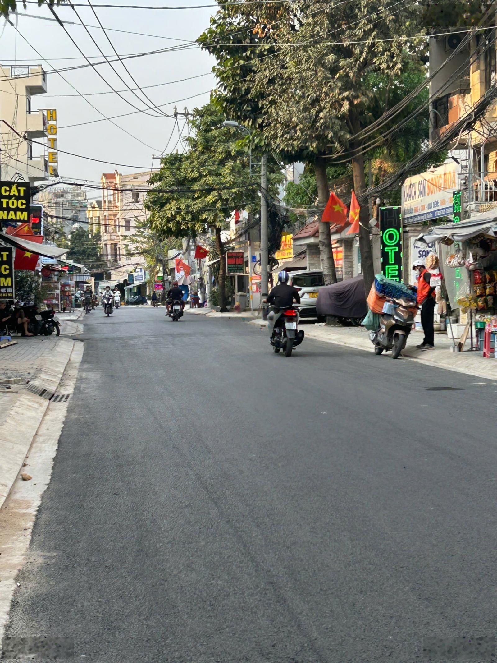 Bán nhà mặt tiền đường nguyễn tuyển quận 2