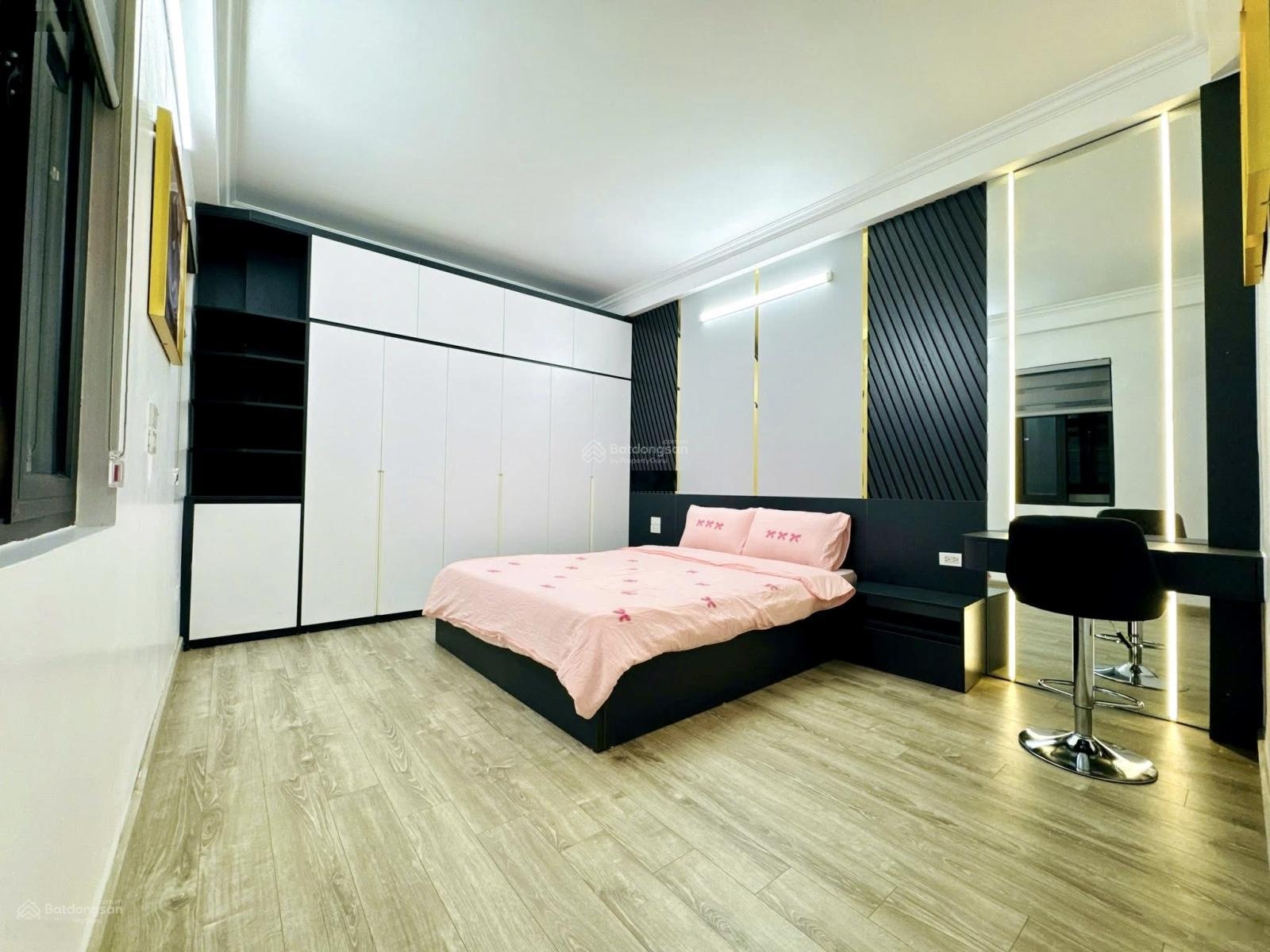 Bạch Mai | 40m 5 Tầng MT 4.3m | Nhà Mới Full Nội Thất | Vài Bước Ra Phố | Giá Nhỉnh 8 Tỷ