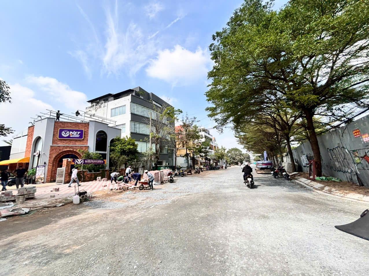 Siêu phẩm giá rẻ ngay nguyễn văn hưởng, thảo điền - dt 22x50m -1020m - hầm 7 tầng - giá 210 tỷ