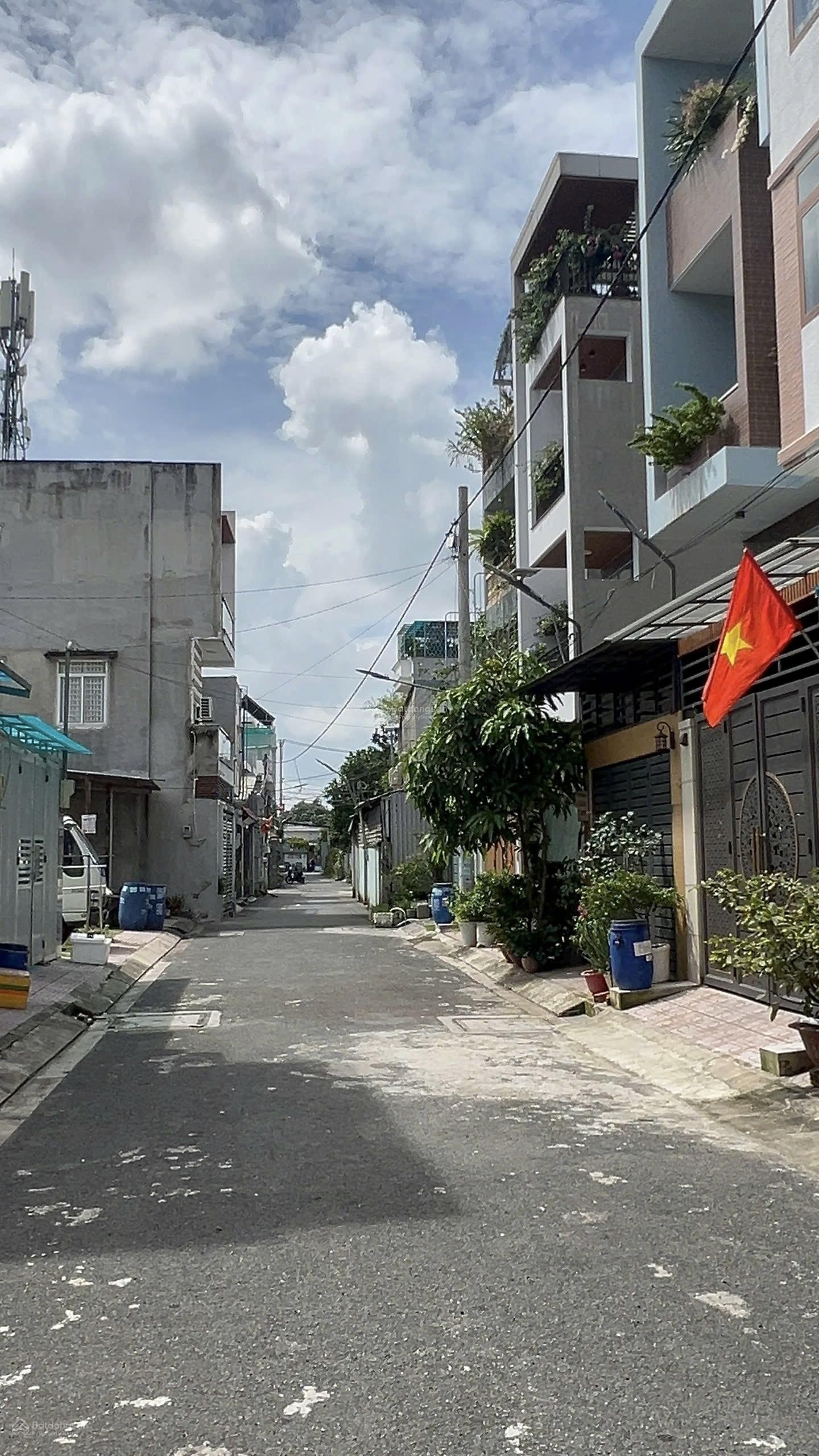 Đất đẹp xây nhà đẹp, đs8 linh xuân, vuông vắn đẹp 59m2 ngang 4.4m, giá siêu mềm chỉ hơn 4 tỷ