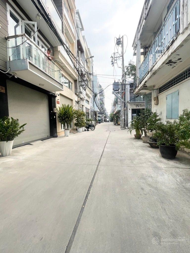 Bán nhà Lạc Long Quân, Quận 11 hẻm 8m ô tô quay đầu giá 9,8 tỷ