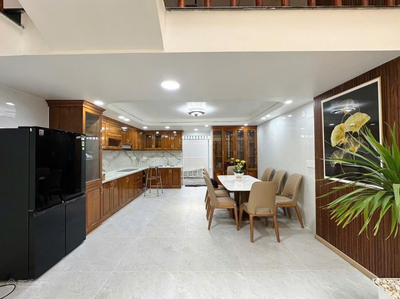 Mua nhà to giá rẻ đón năm mới Đ.Xuân Thủy. Thảo Điền. Q2. Giá:5,6 tỷ. DT:105m2. 5Tầng. 3PN 4WC. SHR