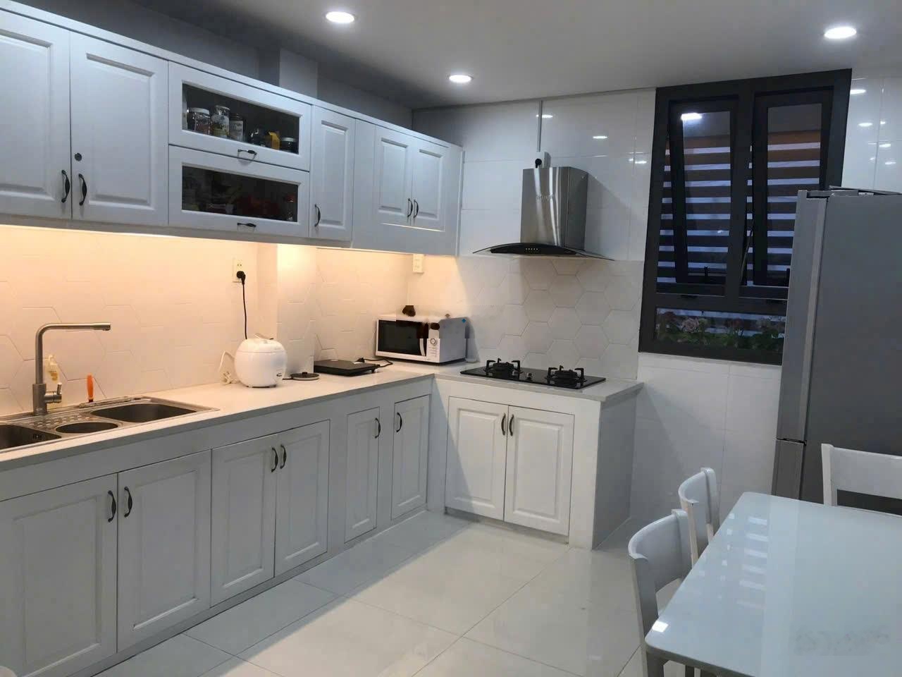 Bán nhà đẹp đường hồ bá kiện p15 quận 10 dt 3.6m x9m 33m2 5 tầng giá 7.9 tỷ thương lượng