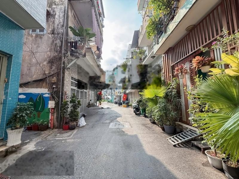Nhà bán 3 tầng hẻm lý chính thắng thông hoàng sa quận 3 dt: 6m x 4m giá: 5.3 t tl