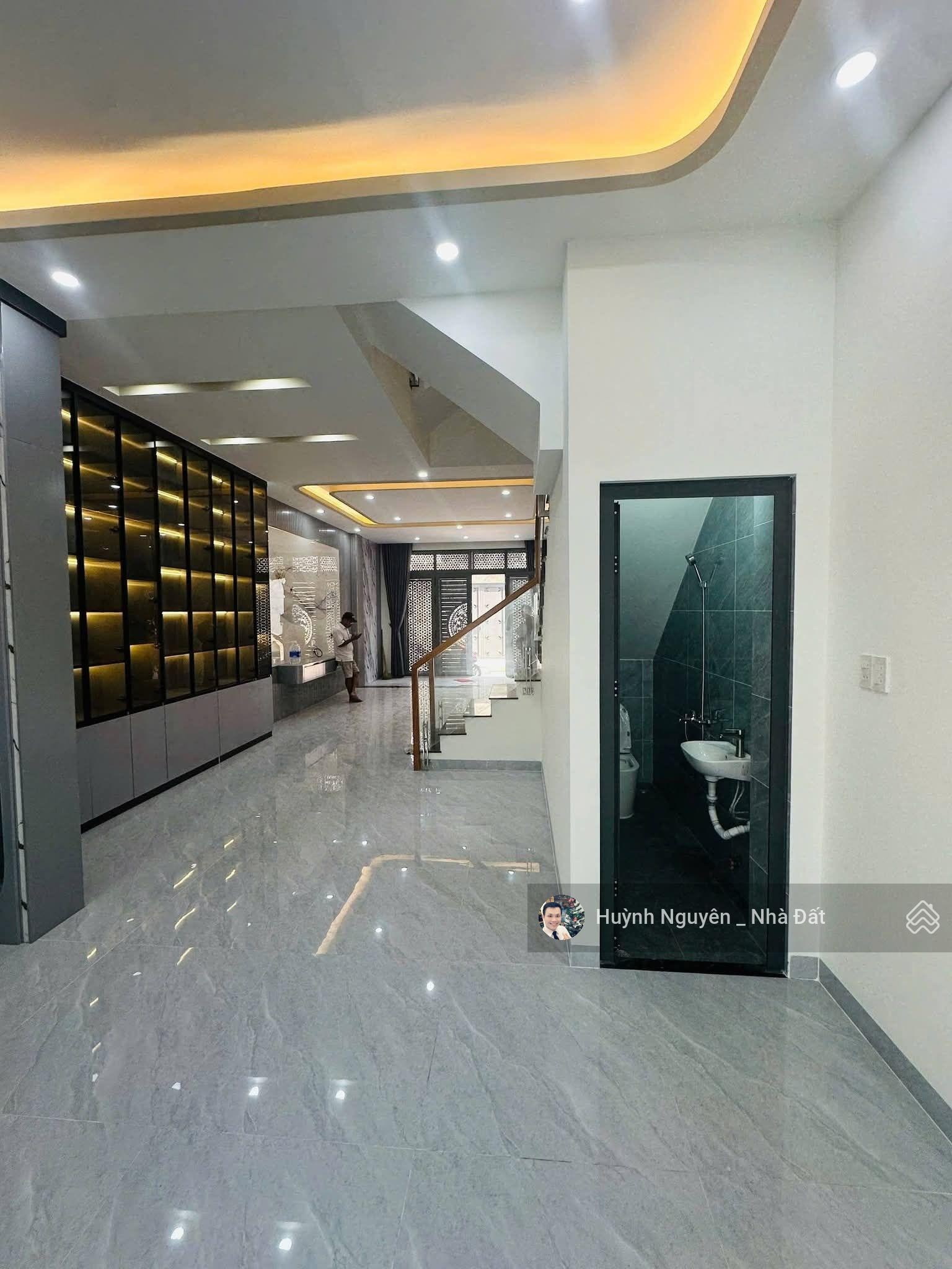 Nhà 4 tầng full nội thất trung tâm bà điểm 83m chỉ 6.8 tỷ