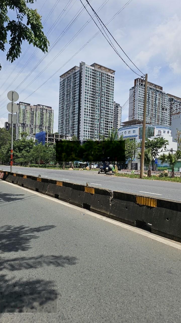 Mặt tiền trung tâm hành chính thạnh mỹ lợi nhà 2 tầng btct 4x19 có sân ô tô trong nhà