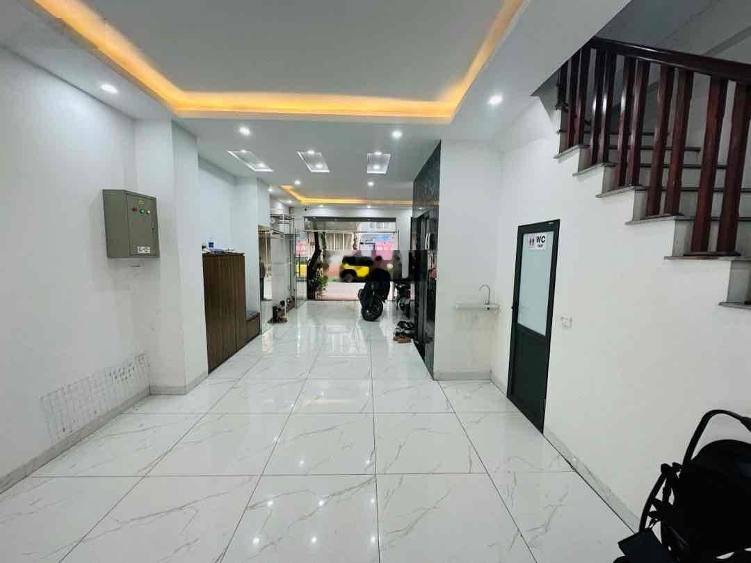 Bán Nhà 50m2 giá ưu đãi hơn 18 tỷ tại Quang Trung, Quận Hà Đông, Hà Nội