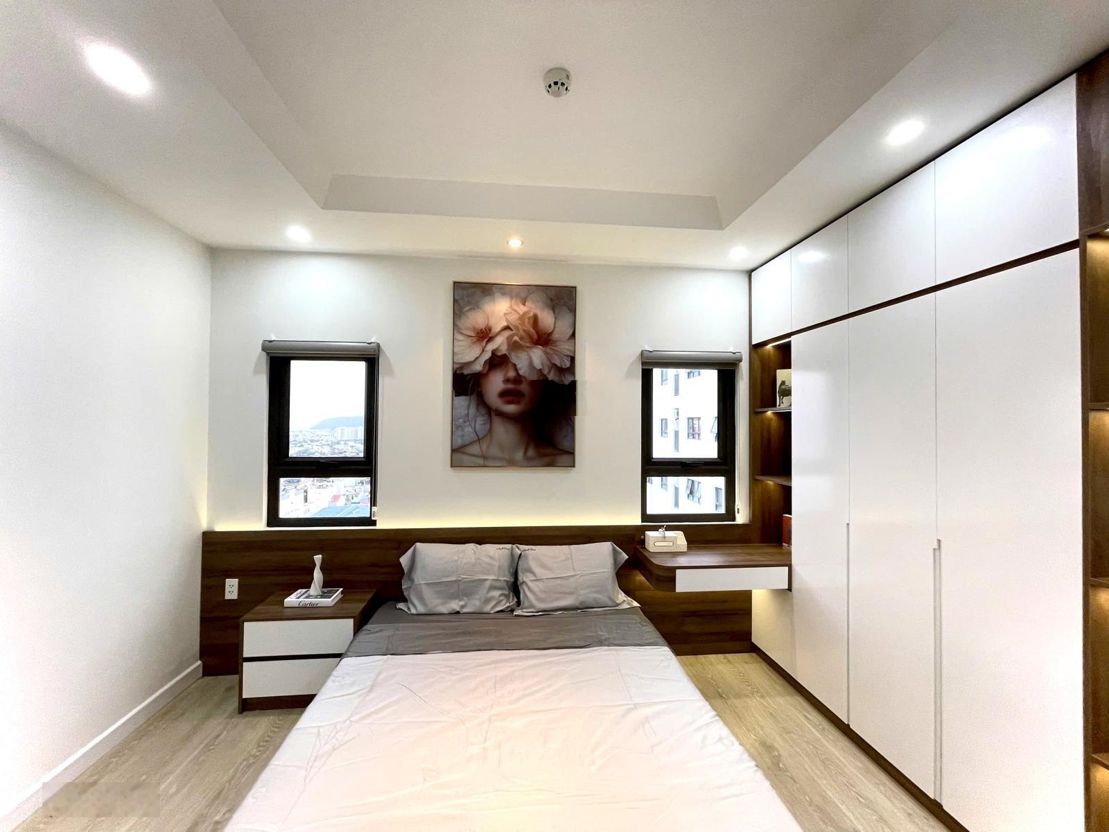 Bán căn góc thương mại ssh08, tầng cao, view biển, full nội thất