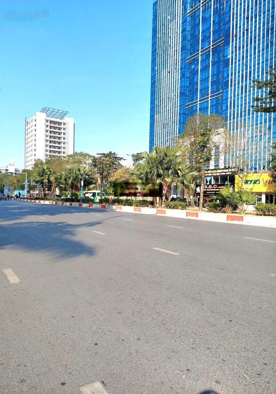 Bán nhà mặt phố Võ Chí Công 67m2, giá: 37 tỷ. Tây Hồ