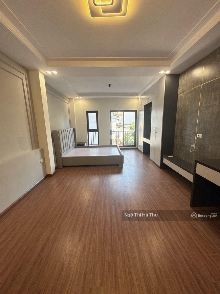 Bán nhà thượng thanh - 6 tầng thang máy - gara ô tô -ngõ thông ô tô 7 chỗ vào nhà - nhỉnh 11 tỷ