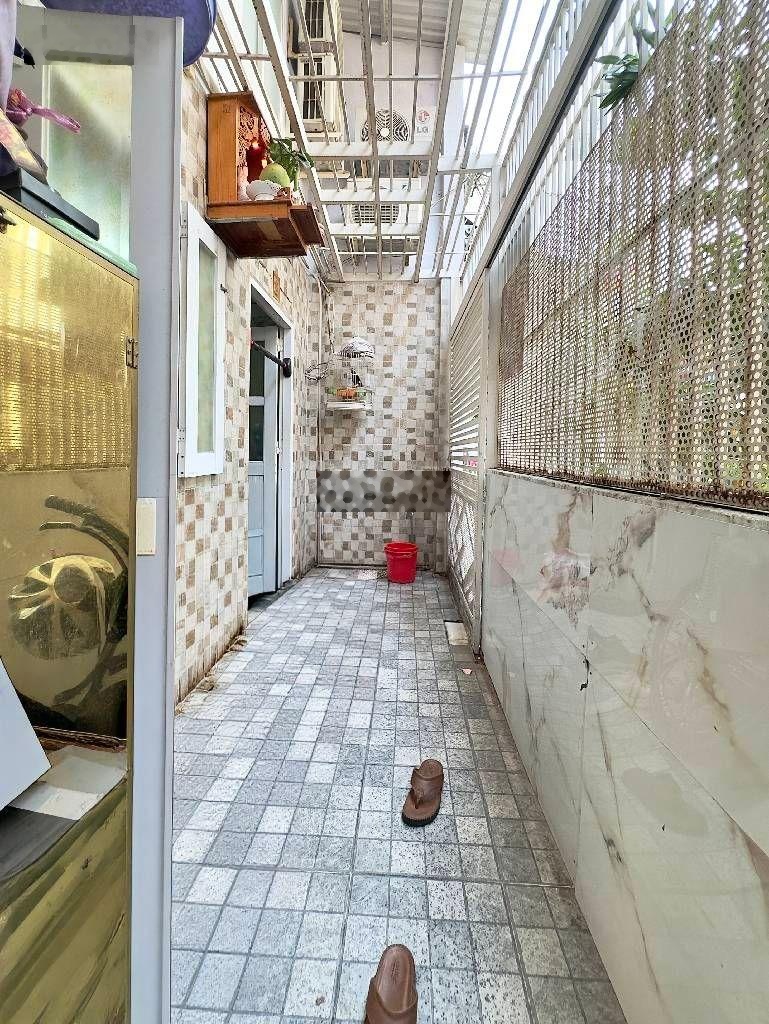 Hàng hiếm q4- nguyễn khoái- 65m2 ngang 5,2m - 2 tầng- kdc hiện huữ - chỉ 6 tỷ nhỉnh