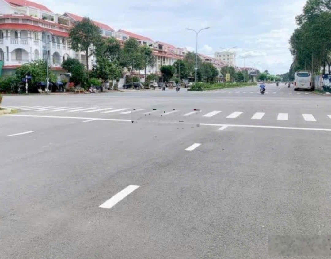 Bán Nhà mặt phố Lý Thái Tổ, Hưng Phú, Cái Răng, Cần Thơ, 33 tỷ, 270m2, view đẹp