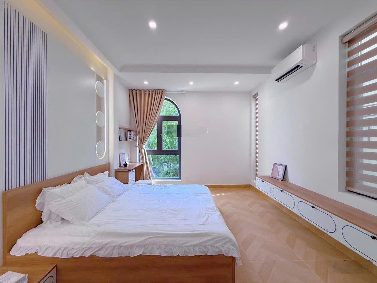 Bán gấp nhà Võ Oanh, 45m2 - full 2 Tỷ 550 - sổ hồng riêng - gần Ngã tư giao Ung Văn Khiêm