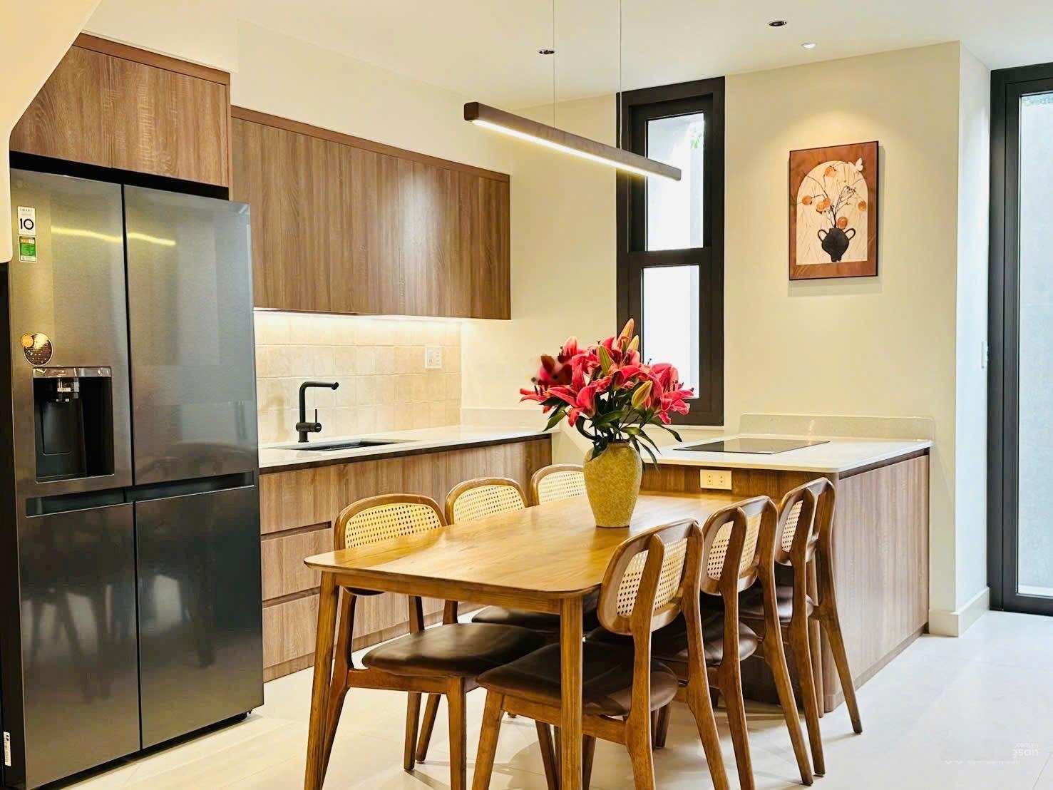 Cần bán nhà phố hxh q2 (bình trưng tây)