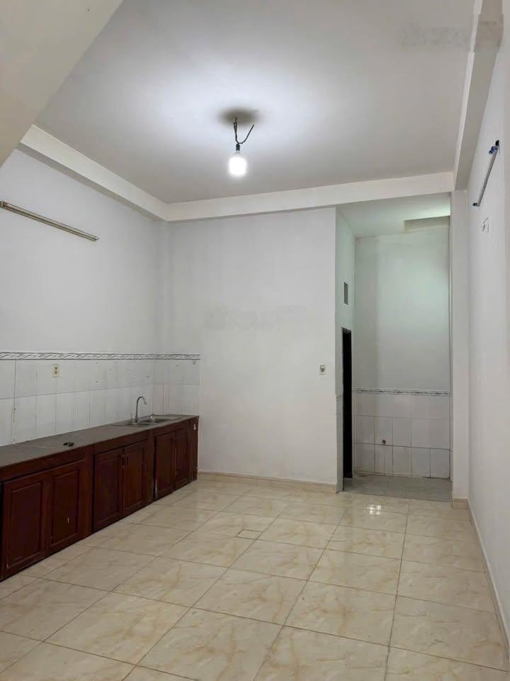 Bán nhà giá RẺ trệt lầu KDC gần Vincom 550 Dĩ An