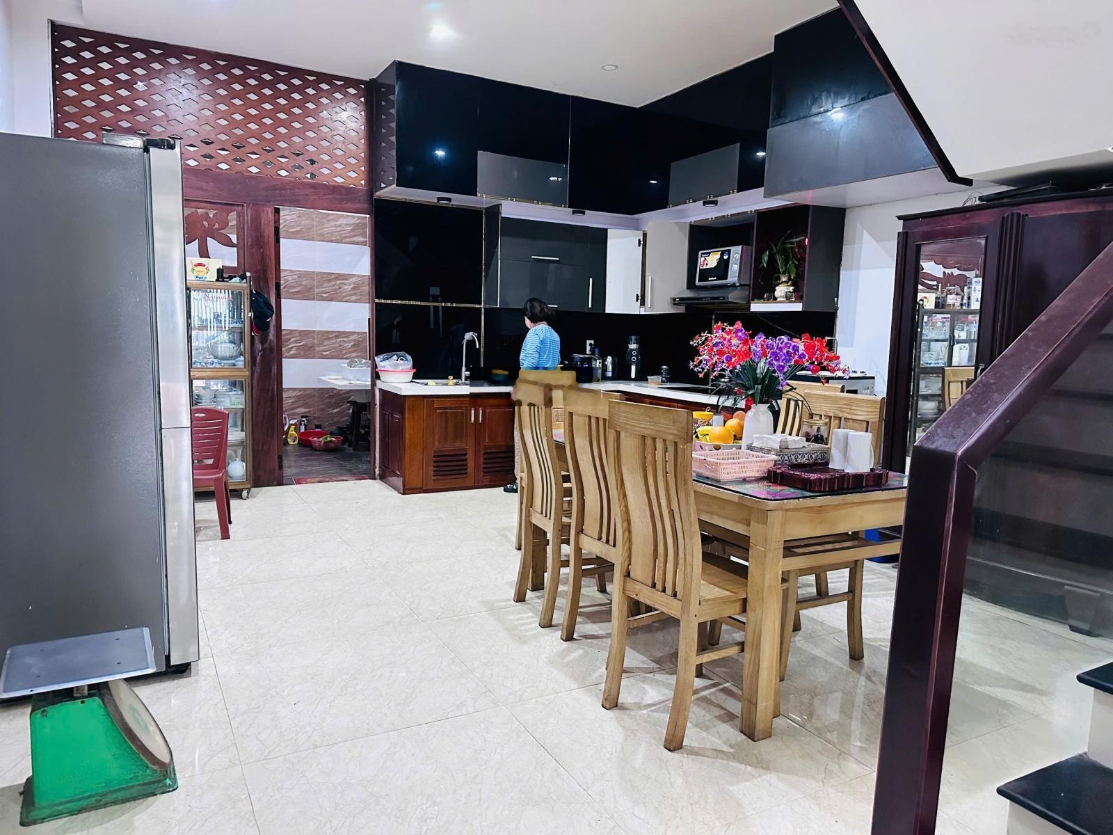 Bán nhà chính chủ MT đường Nguyễn Xí 4 tầng 4 mê,kiên cố full nội thất giá nhỉnh 8 tỷ